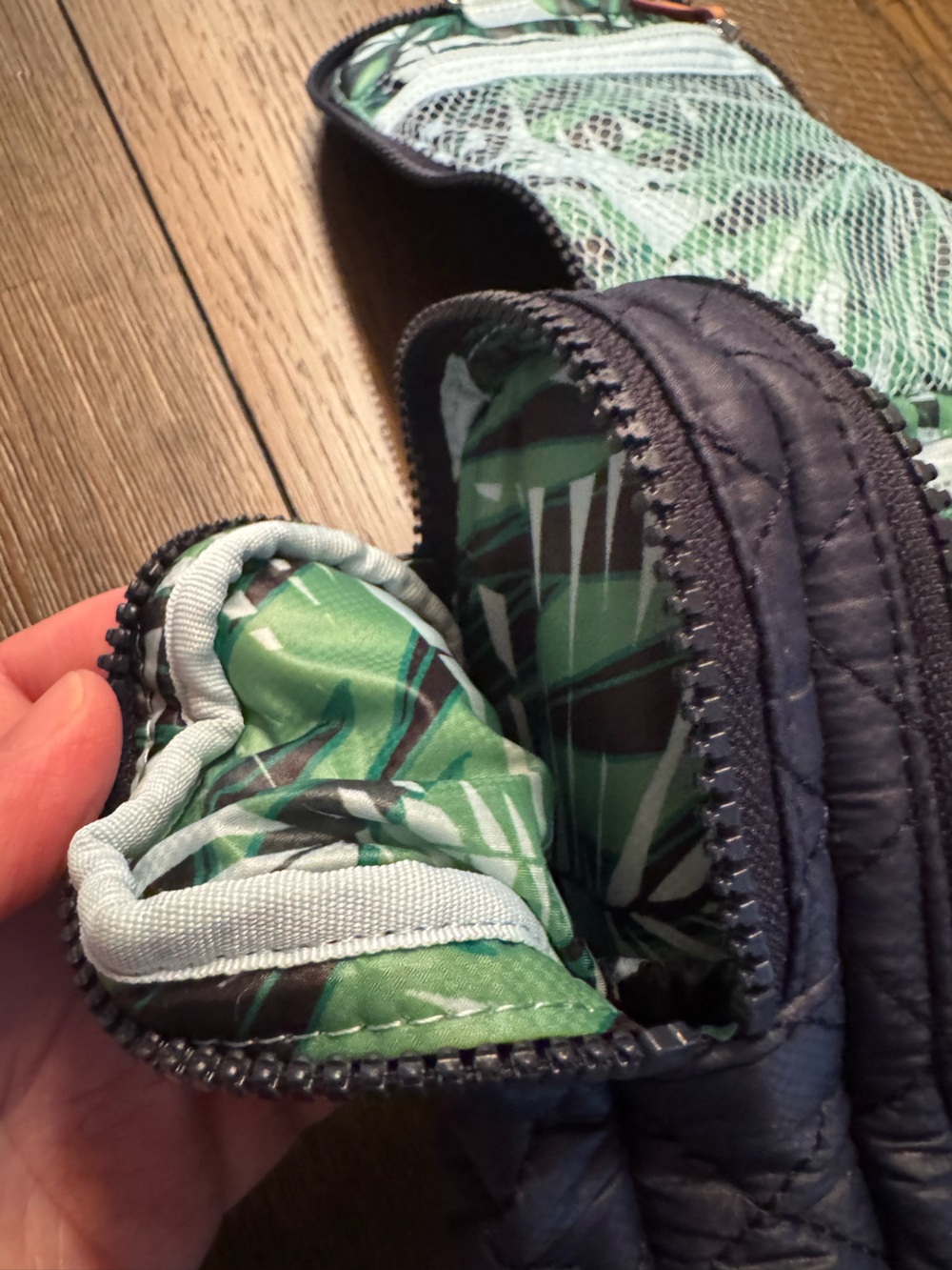 MZ Wallace Dawn With Tropical Palm Hanging Travel Cosmetic Bag- FINAL PRICE! - Picture 8 of 9